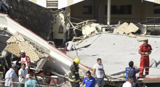 Mexiko Kirche Kirchendach stuerzt in Nordmexiko ein wobei nach Angaben von