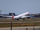 Nach falscher Bombendrohung wird der Flugverkehr am deutschen Flughafen Weeze