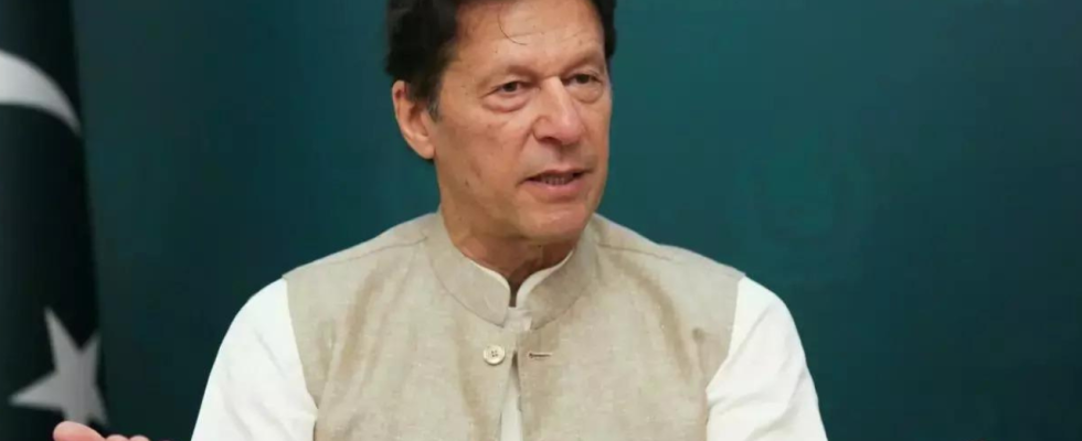 Pakistan Imran Khans Frau Bushra Bibi verlegt den IHC weil