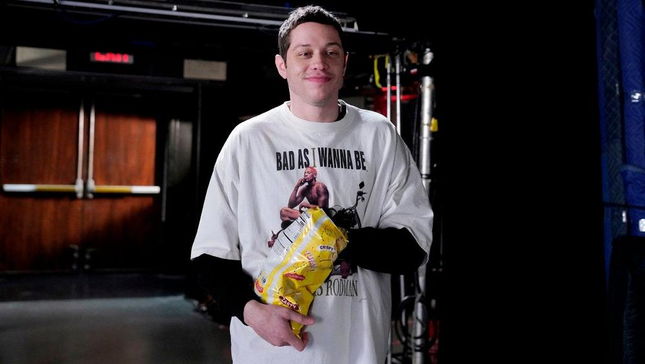 Pete Davidson zeigt „Keenan Gesicht in der SNL Promo