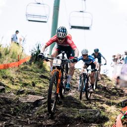 Puck Pieterse strahlt nach historischem Mountainbike Titel „Das ist verrueckt