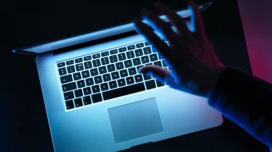 Shadow schweigt ueber Datenverstoss da gehackte Daten echt erscheinen