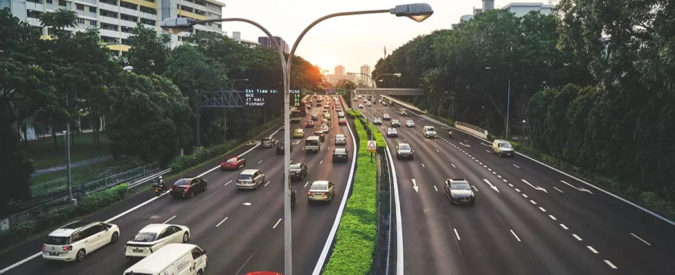 Singapur Steigende Kosten erschweren den Besitz eines Autos fuer durchschnittliche