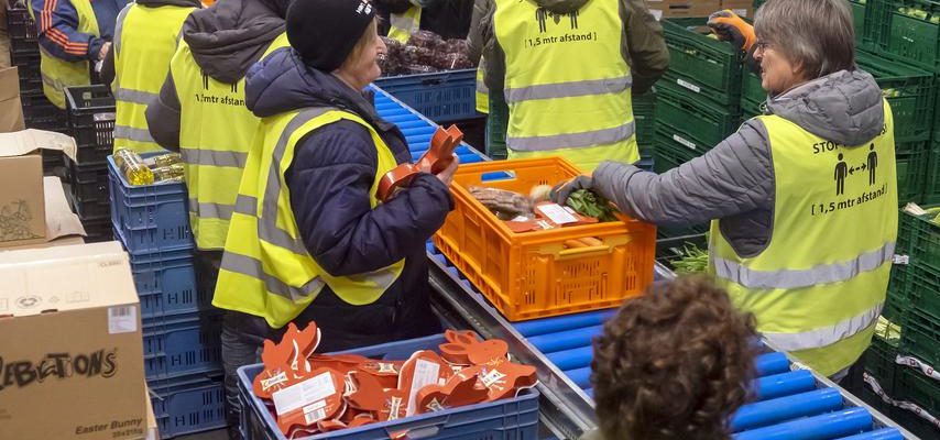 So denken Parteien ueber Mindestlohn Sozialleistungen Zulagen und flexible Arbeit