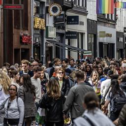 Stimmung der Verbraucher erneut etwas weniger negativ Wirtschaft