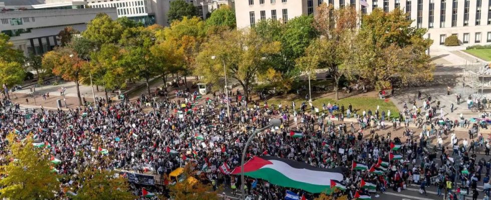 Tausende versammeln sich in Paris zur ersten genehmigten pro palaestinensischen Demo