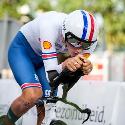 Top Talent Tarling 19 ueberrascht Weltmeister Evenepoel im franzoesischen Zeitfahrrennen