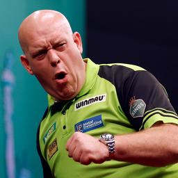 Van Gerwen ueberrollt Rock in der ersten Runde des World