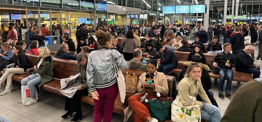 Zugstoerung in Schiphol noch nicht behoben andernorts weiterhin Probleme auf