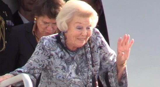 1699346890 Prinzessin Beatrix ist auf Curacao angekommen die Natur steht im