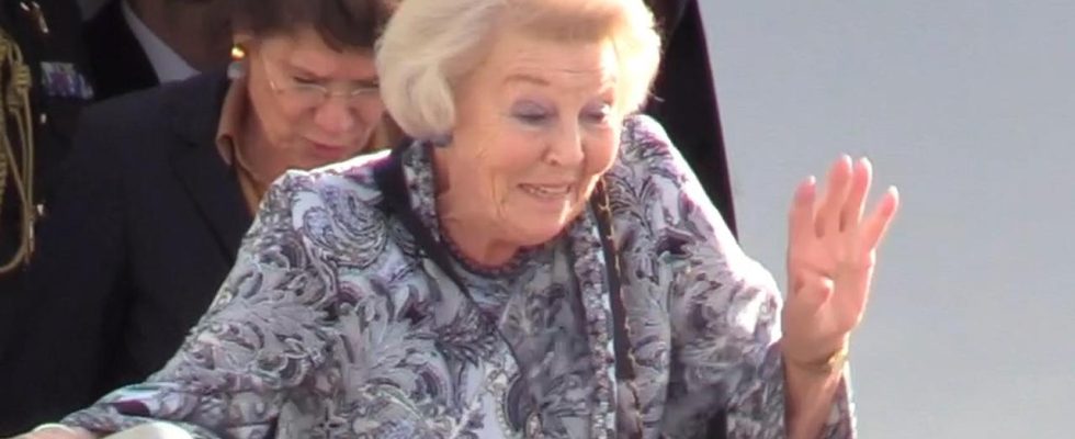 1699346890 Prinzessin Beatrix ist auf Curacao angekommen die Natur steht im