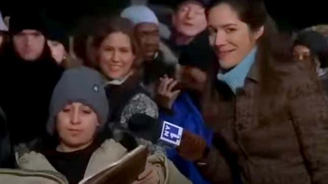 Daniel Tay und Claire Lautier in einer Central Park-Szene in Elf.