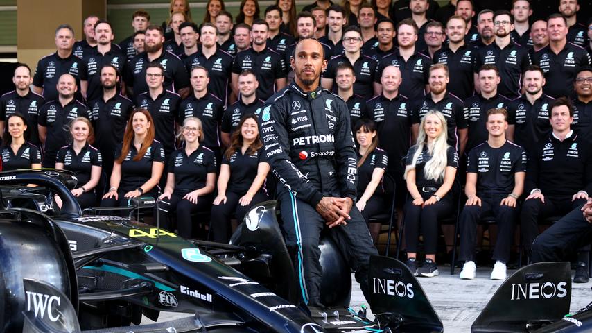 1700761162 781 Fakt oder Fiktion Wollte Hamilton wirklich Verstappens Teamkollege sein