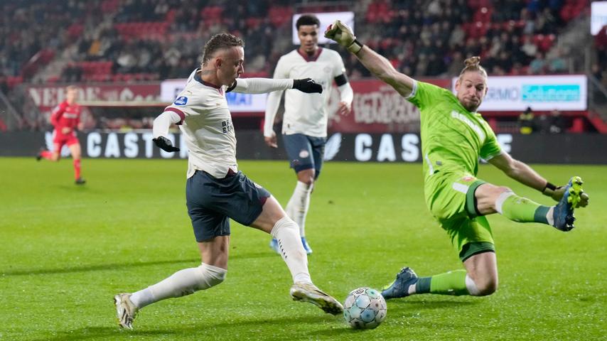 1700942852 592 PSV gewinnt mit grossem Vorsprung gegen den FC Twente und