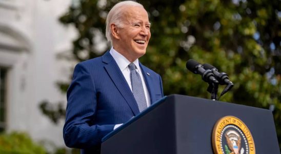 Biden feiert seinen 81 Geburtstag mit Witzen waehrend das Weisse