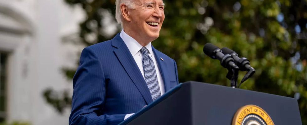 Biden feiert seinen 81 Geburtstag mit Witzen waehrend das Weisse