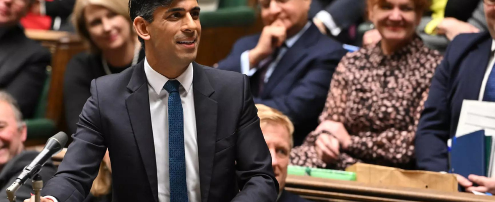 Der britische Premierminister Rishi Sunak kuendigt ein Notstandsgesetz an nachdem