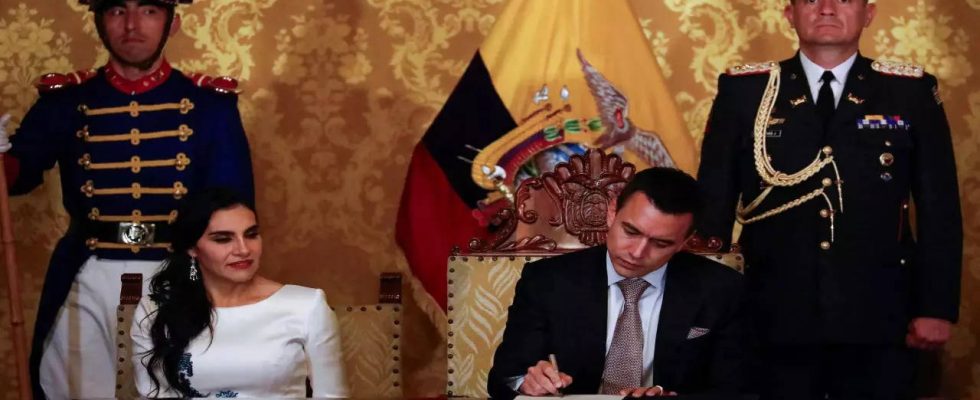 Ecuadors Praesident Der ecuadorianische Praesident wird den Vizepraesidenten fuer Friedensgespraeche