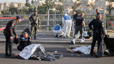 Hamas Bewaffnete toeten drei Israelis an Bushaltestelle in Jerusalem VIDEO –