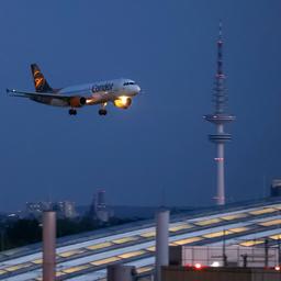 Hamburger Flugverkehr eingestellt und Flughafen wegen bewaffnetem Mann geschlossen