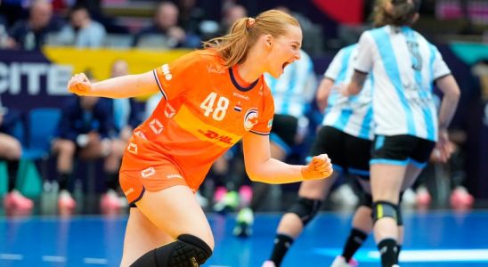 Handballer starten mit einem ueberzeugenden Sieg ueber Argentinien in die