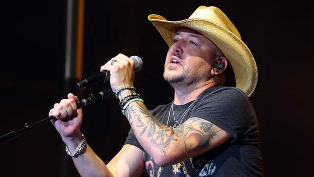 Jason Aldean versucht weiterhin „Try That In A Small Town