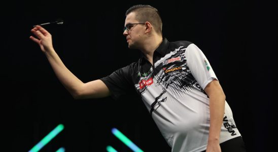 Keine Ueberraschungen bei den Players Championship Finals Van Veen macht