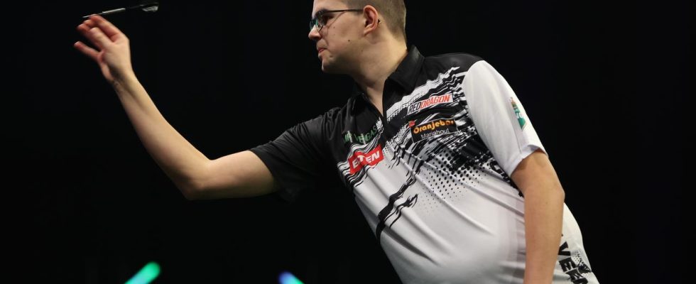 Keine Ueberraschungen bei den Players Championship Finals Van Veen macht