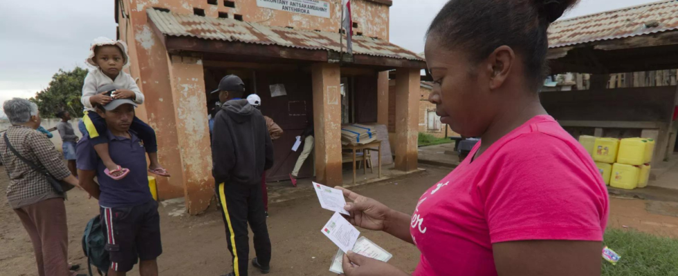 Madagaskar Waehler waehlten „Stabilitaet Wiedergewaehlter Praesident