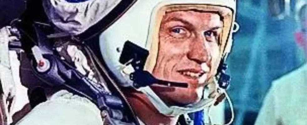 Mond Frank Borman Astronaut der die erste Mondumrundung leitete stirbt