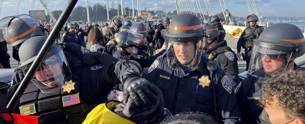 Pro palaestinensische Demonstranten haben Bruecken in San Francisco Boston geschlossen