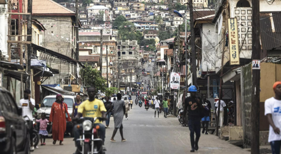 Recherche Waffenkammer in Sierra Leones Hauptstadt angegriffen nationale Ausgangssperre verhaengt