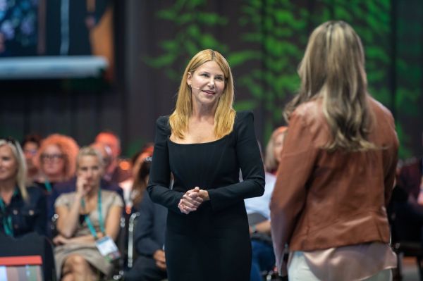 Salesforce ernennt Denise Dresser zur Nachfolgerin von Lidiane Jones als