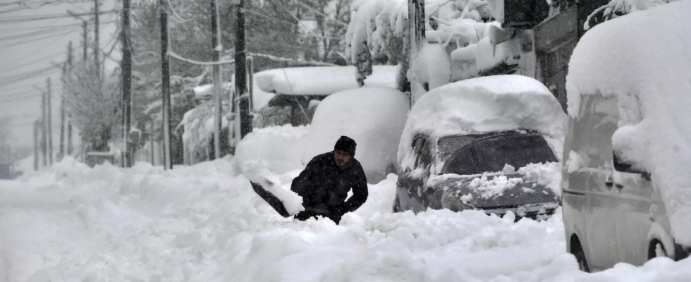 Schneefall Bei starkem Schneefall in Rumaenien Bulgarien und Moldawien kommt