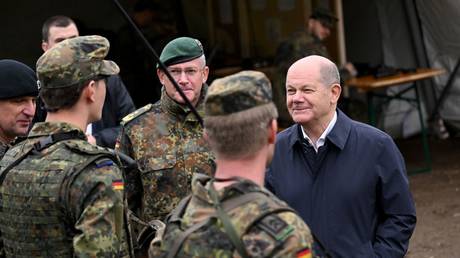 Scholz hat Versprechen gegenueber dem deutschen Militaer gebrochen – NYT