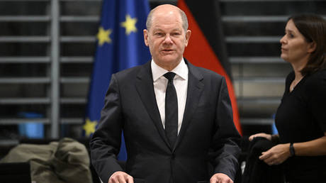 Scholz sagt er sei bereit mit Putin zu sprechen –