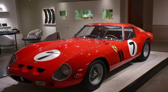 Sportwagen Ferrari aus dem Jahr 1962 in New York fuer