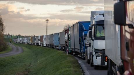 Ukrainischer Buergermeister fordert Polen auf „schaendliche Blockade zu beenden –