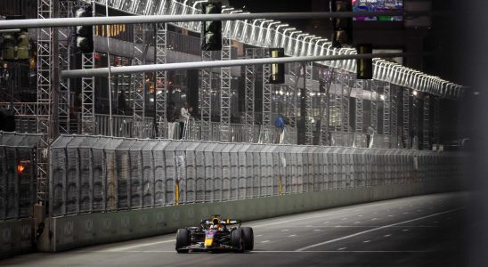 Verstappen ist froh dass er trotz Chaos und rutschiger Strecke