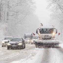 Winterliches „Schneechaos ueberrollt das Bundesland Hessen Im Ausland