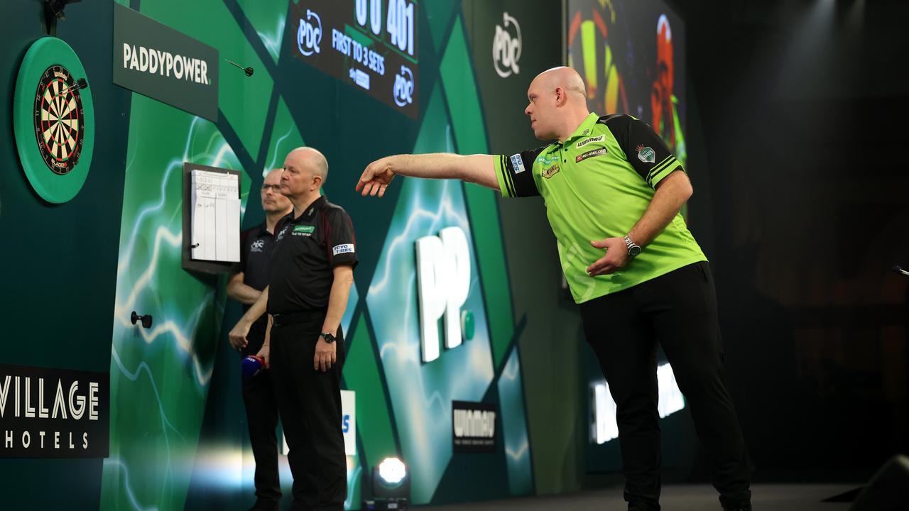 Beeld uit video: Samenvatting: Van Gerwen begint WK darts met simpele zege