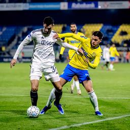 Ajax holt sich an einem besonderen Abend den Sieg und