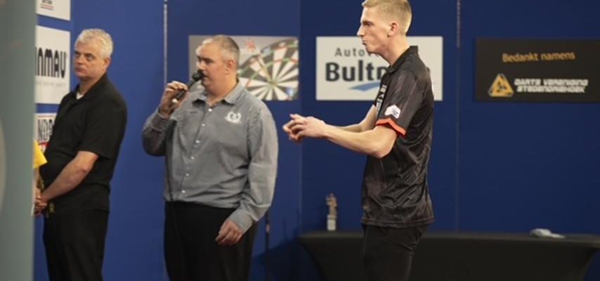 Darts Talent Nijman kehrt nach Spielmanipulationen zurueck „Dumme Jugendsuende Darts