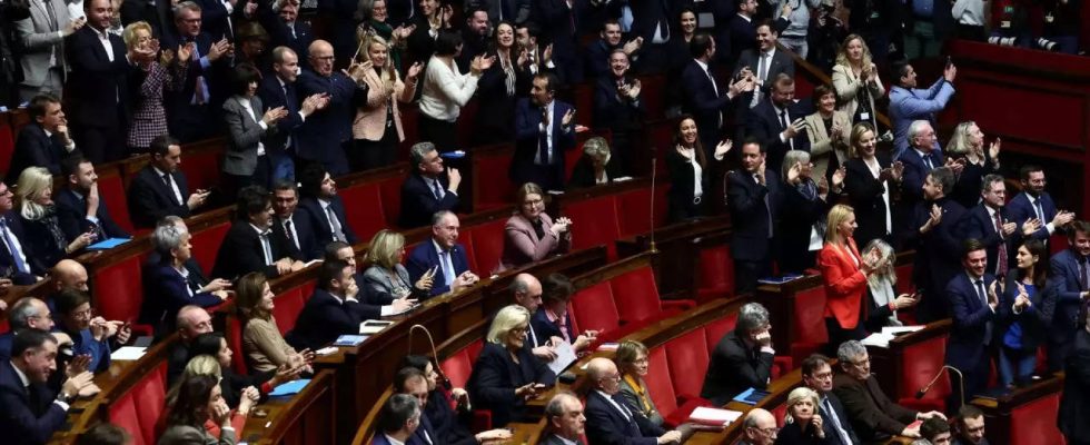 Das franzoesische Unterhaus beginnt mit der Debatte ueber das umstrittene