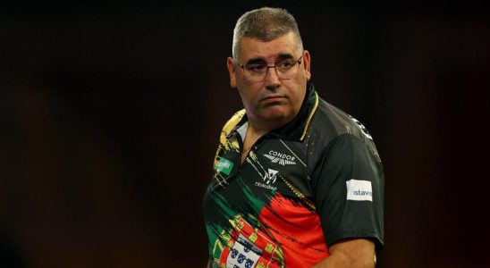 Der niederlaendische Schwede Jeffrey de Graaf macht bei der Darts Weltmeisterschaft