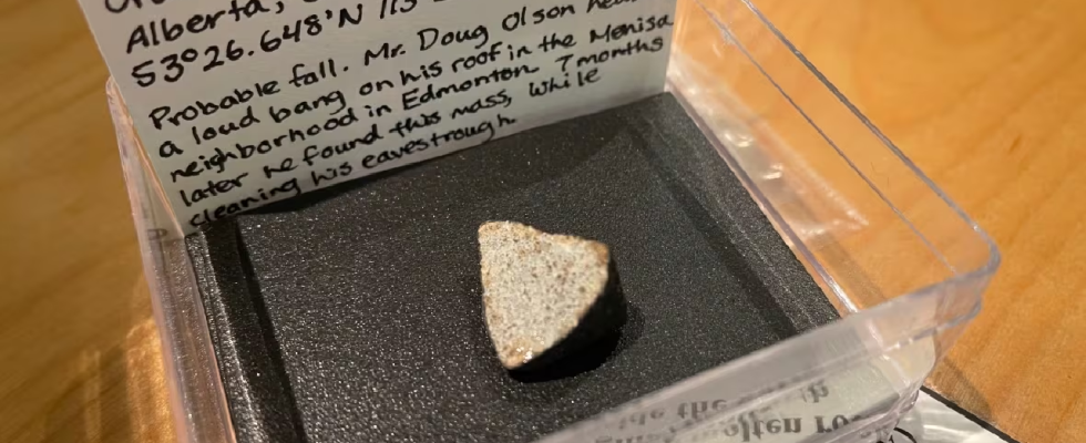 Einwohner von Edmonton entdeckt seltenen Meteoriten in Regenrinne