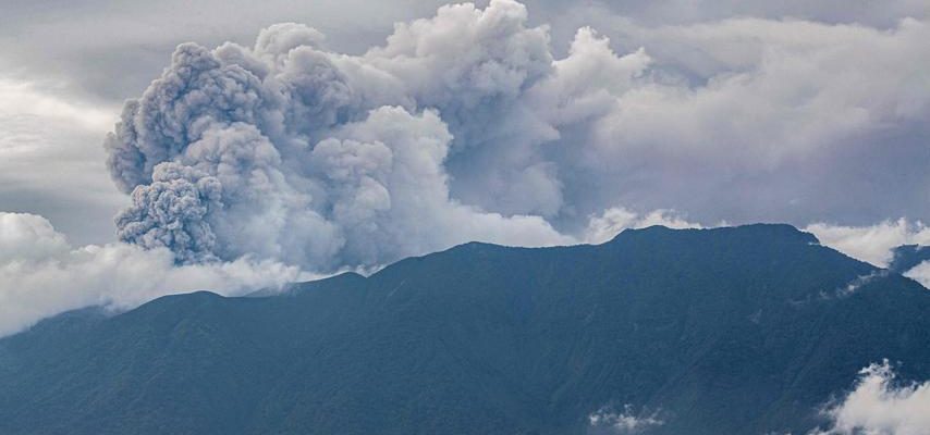 Elf Bergsteiger nach Vulkanausbruch in Indonesien tot aufgefunden Im