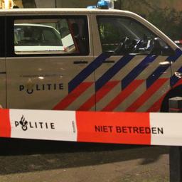 Erstochener Mann aus Rotterdam greift Rettungspersonal an das ihm helfen