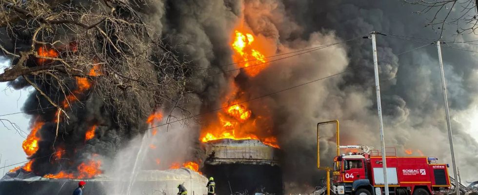 Explosion und Brand im Tanklager in Guinea toeten 14 Menschen