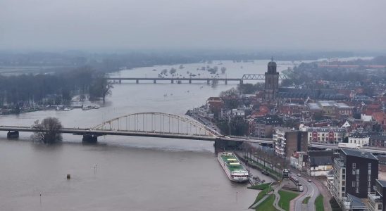 Fahrverbot im nordbrabantischen Gebiet De Dommel wegen Hochwasser Inlaendisch